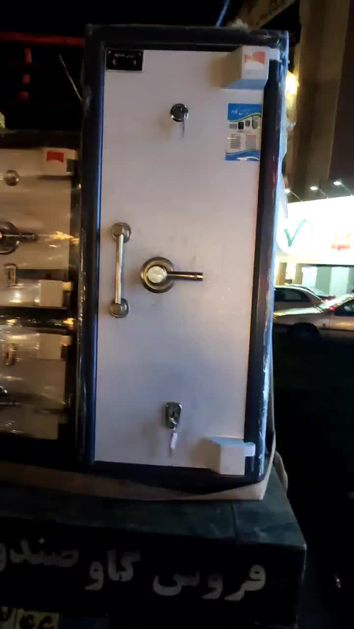 گاو صندوق مدل orpt(دلار. طلا) ۳۲|دفتر کار|رشت, دیلمان|دیوار