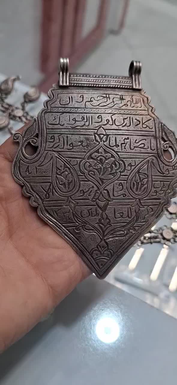 اویز نقره وبازوبند وجادعایی نقره بسیار قدیمی|کلکسیون اشیاء عتیقه|بیرجند, |دیوار