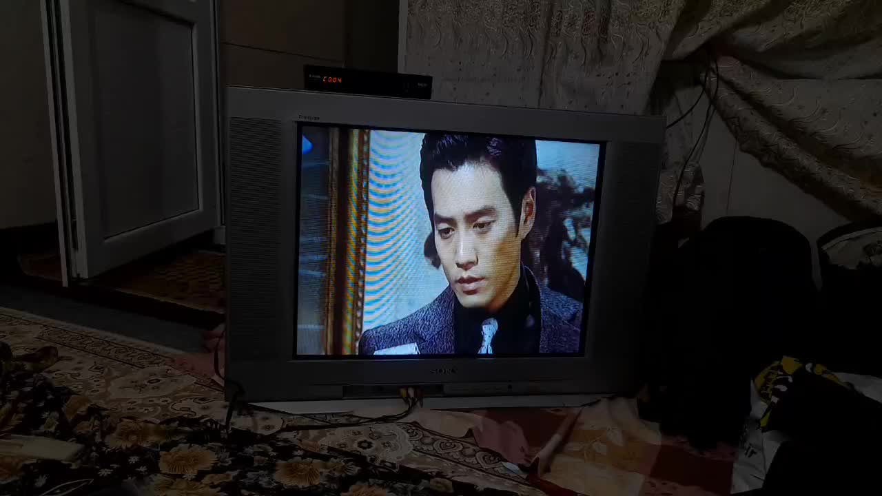 فروش تلویزیون سونی اصل ژاپن صفحه تخت بزرگ|تلویزیون و پروژکتور|همدان, |دیوار