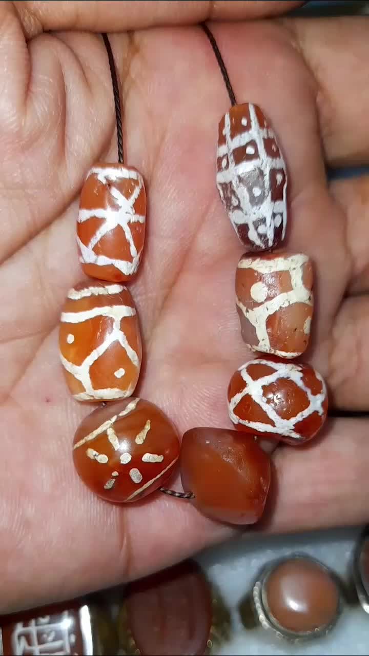 مهره‌های پیازی ساسانی|جواهرات|رامشیر, |دیوار