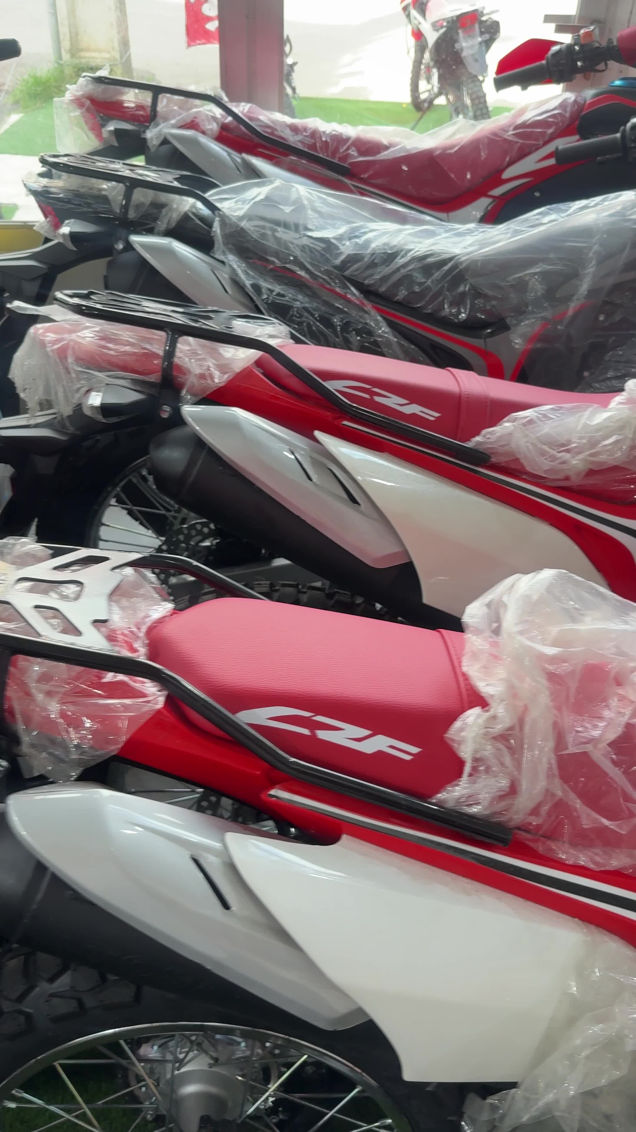 تریل باسل۲۵۰توسان مدل۱۴۰۴|موتورسیکلت|لیسار, |دیوار