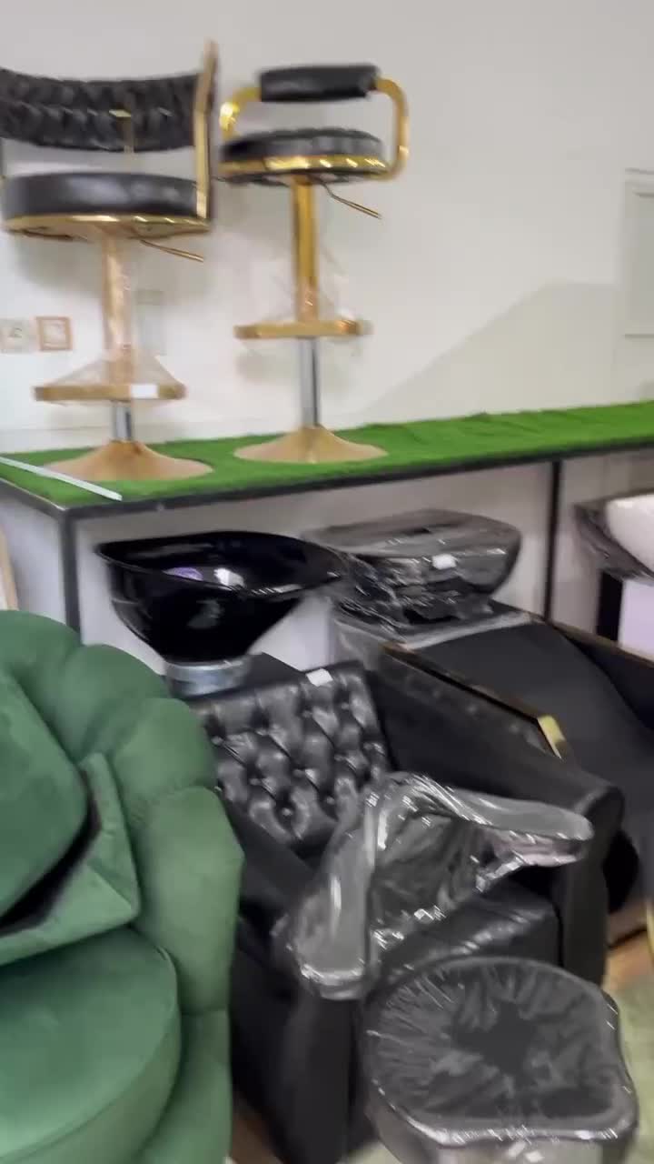 تجهیزات آرایشگاهی زنانه ومردانه|آرایشگاه و سالنهای زیبایی|مشکیندشت, |دیوار