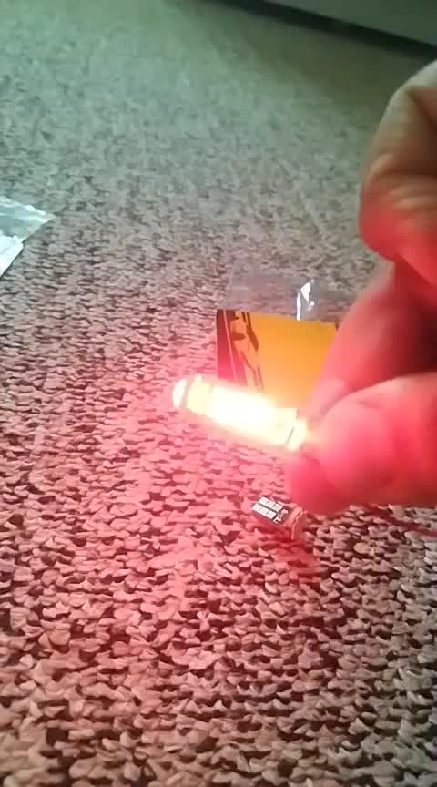 سرشب نو|ریسه و چراغ تزئینی|لامرد, |دیوار