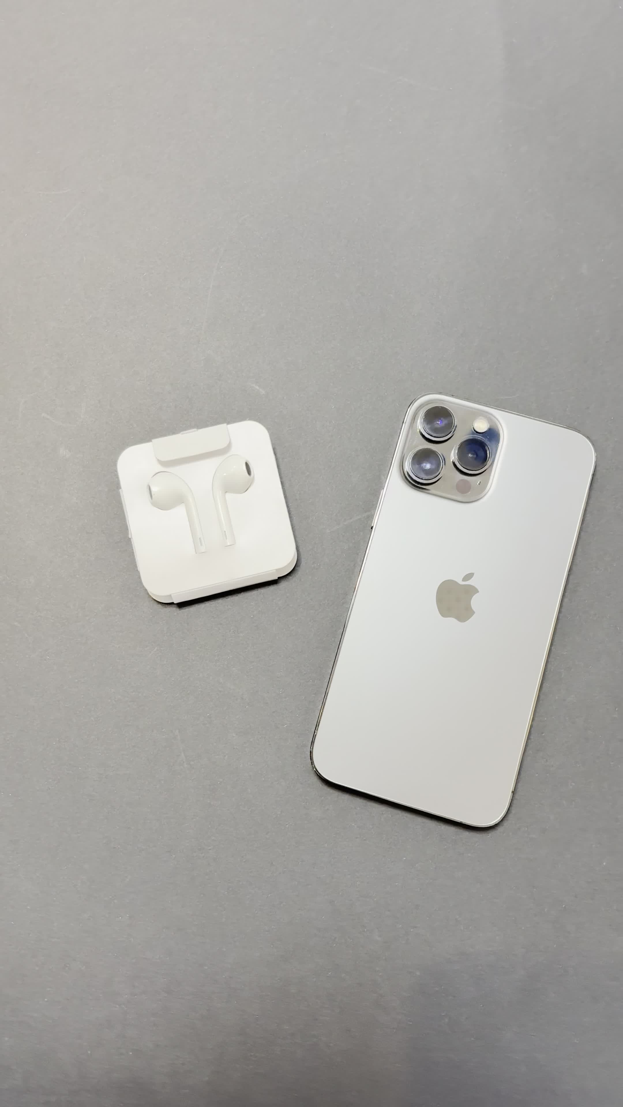 ایفون 13 پرومکس هندزفری فابریک رو کارتونی D945|موبایل|اهواز, گلستان|دیوار