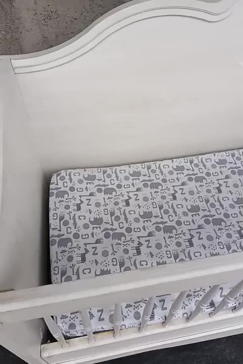 تخت کودک یا نوزاد  تمیز|تخت و صندلی بچه|تولم شهر, |دیوار