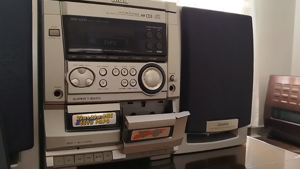 ضبط آیوا اصل ژاپن با کنترل فابریک و تعدادی کاست|سیستم صوتی خانگی|تهران, تهرانپارس غربی|دیوار