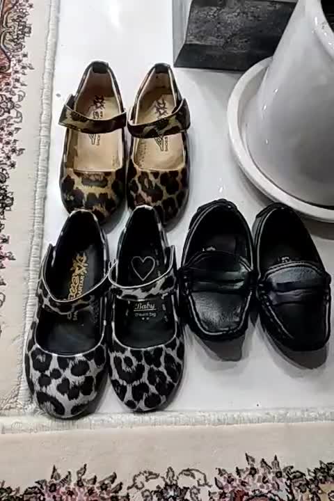 کفش اسپرت|کیف، کفش، کمربند|قم, چهل درخت|دیوار