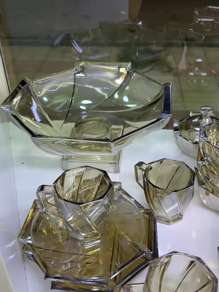 سرویس پذیرایی لوکس|ظروف سرو و پذیرایی|گلوگاه, |دیوار