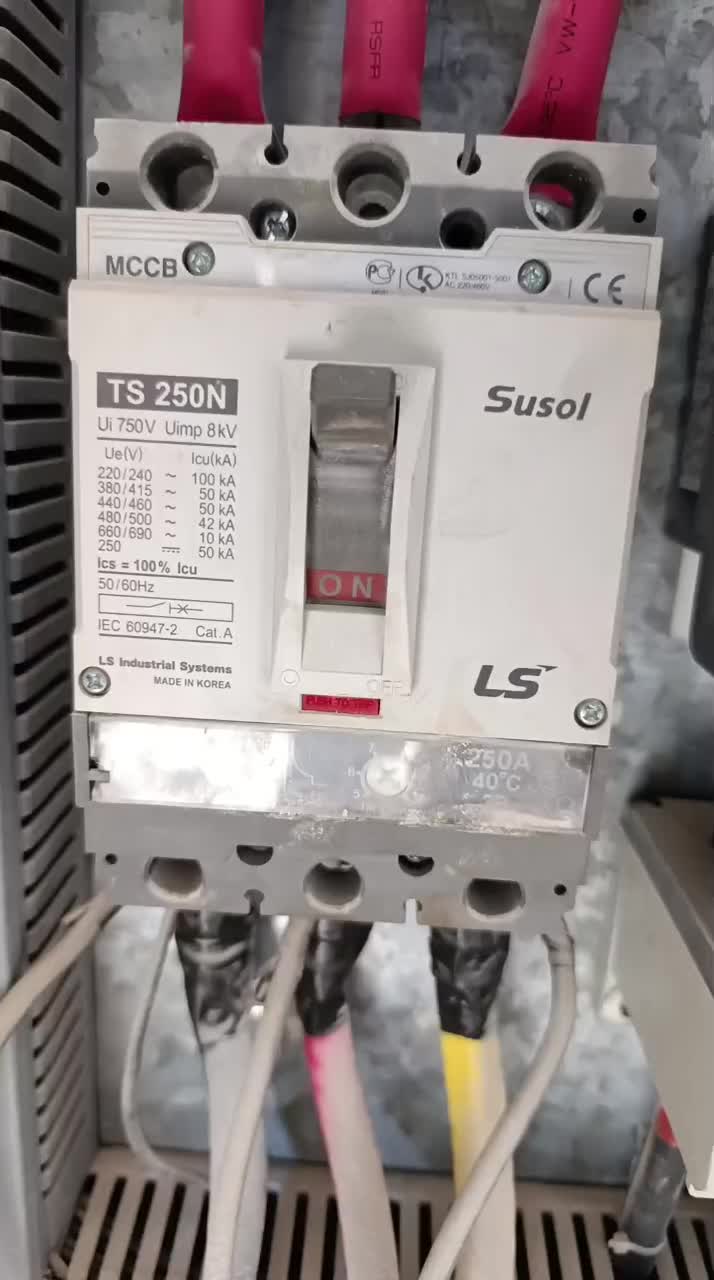 قله برتک تیغ،یک دستگاه حمال ودنده گردان ۳ تیکه 220|ماشینآلات صنعتی|نجفآباد, کهریزسنگ|دیوار