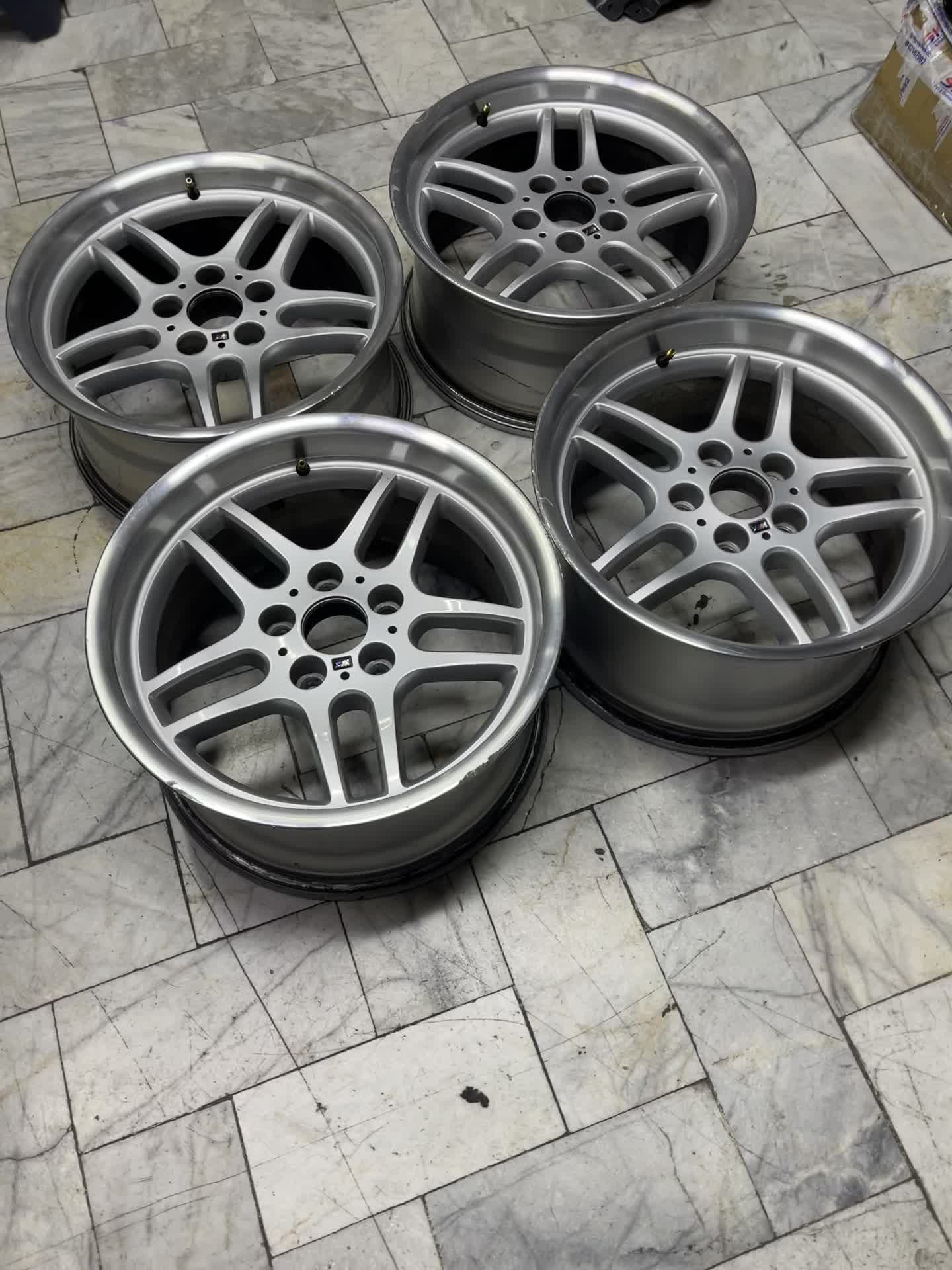 رینگ سایز ۱۷ bmw   M تمیز اصلی|قطعات یدکی و لوازم جانبی|تهران, فلسطین (میدان انقلاب)|دیوار
