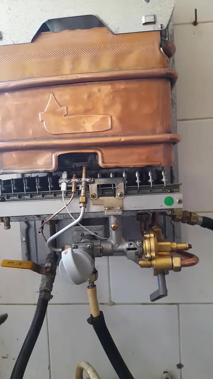 ابگرمکن بوتان در حد نو ۳۱۱۵ استوک|آبگرمکن، پکیج، شوفاژ|نیشابور, شهرک رسولی|دیوار