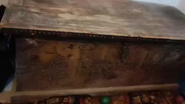 صندوقچه چوبی عتیقه|کلکسیون اشیاء عتیقه|بهبهان, |دیوار