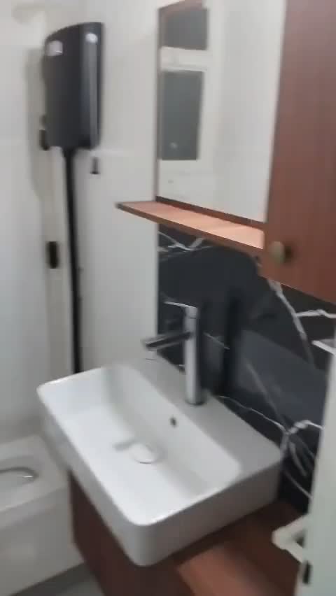 واحد ۸۵ متر دو خوابه چهارراه ولیعصر بزرگمهر