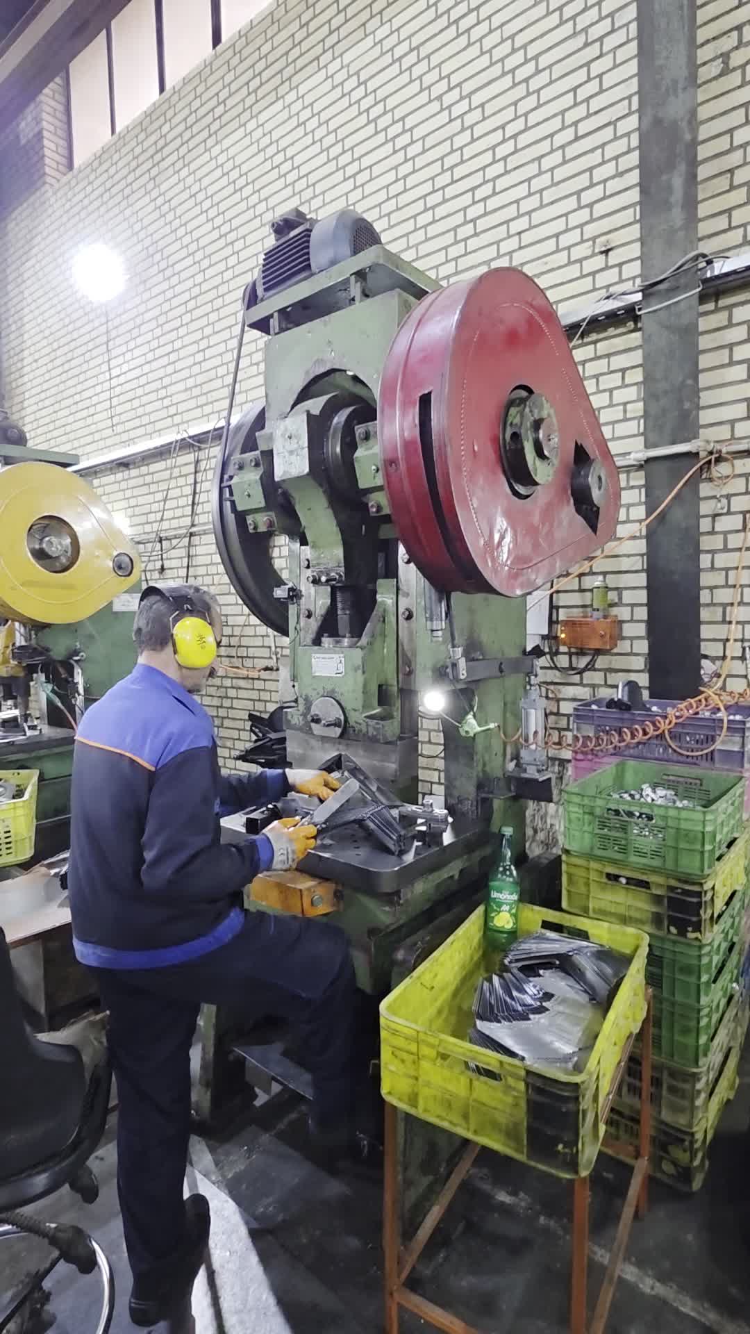 پرس هیدرولیک ۵۰ تن و پرس ضربه ای ۶۰ تن|ماشینآلات صنعتی|قدس, شهرک صنعتی زاگرس|دیوار