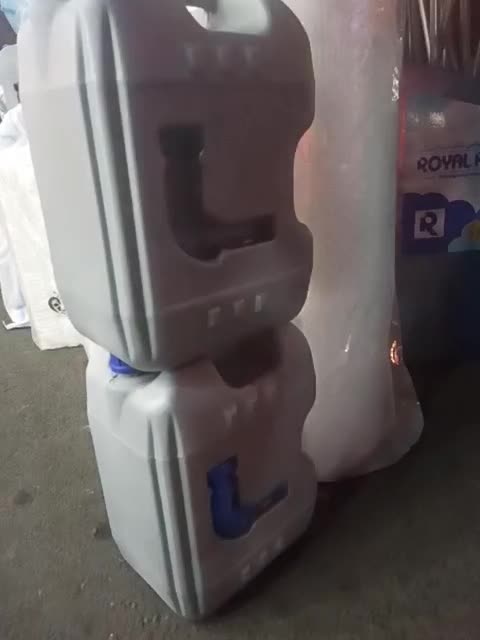 دبه ناز دار گالن نازل دار کمپری دبه کمپینگی|ظروف نگهدارنده، پلاستیکی، یکبارمصرف|تهران, اسکندری|دیوار