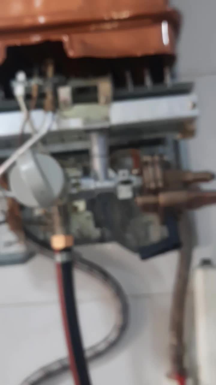 آبگرمکن بوتان ۳۱۱۵|آبگرمکن، پکیج، شوفاژ|آشخانه, |دیوار