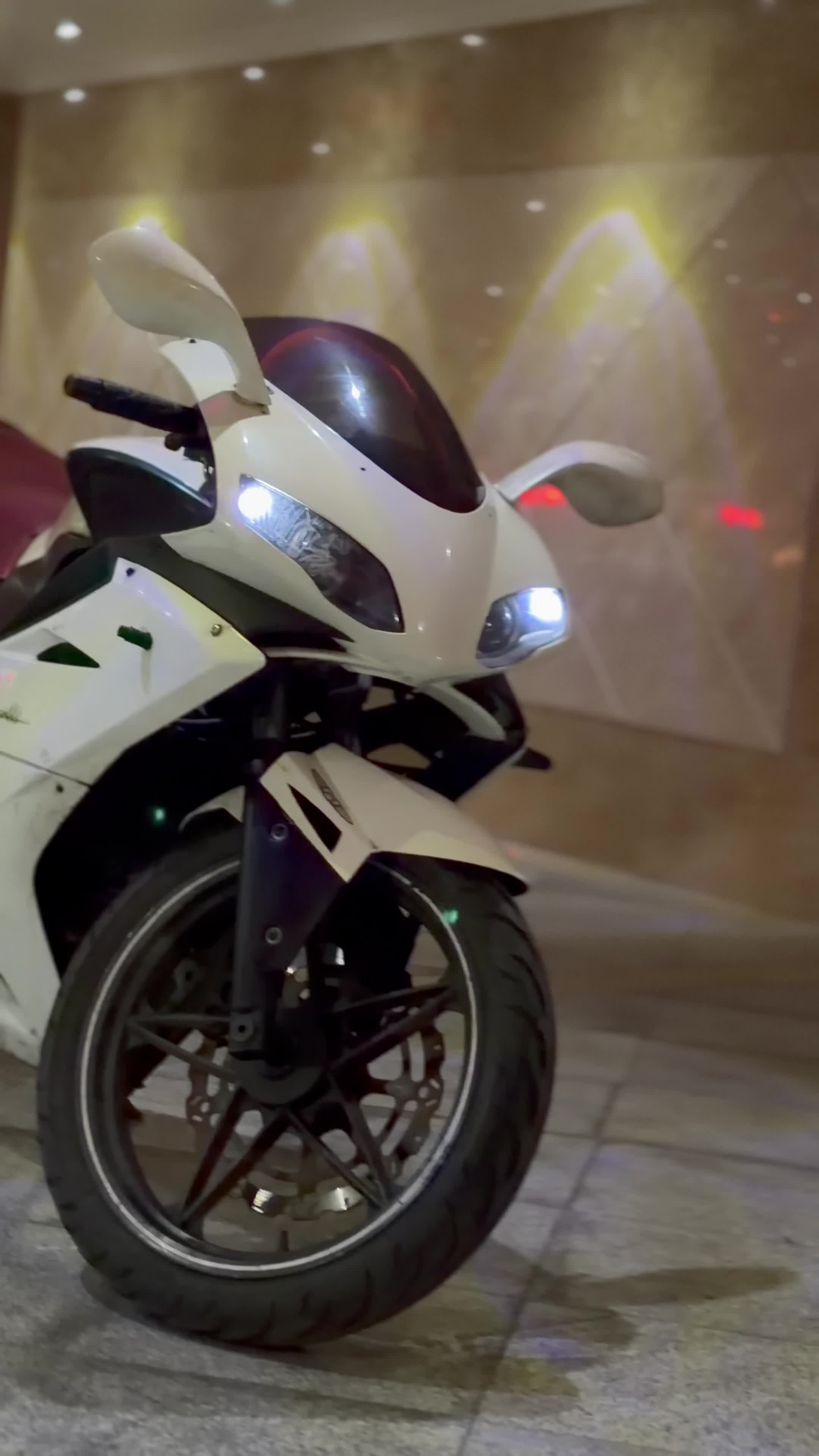 مگلی ۲۵۰|موتورسیکلت|تهران, یوسف‌آباد|دیوار