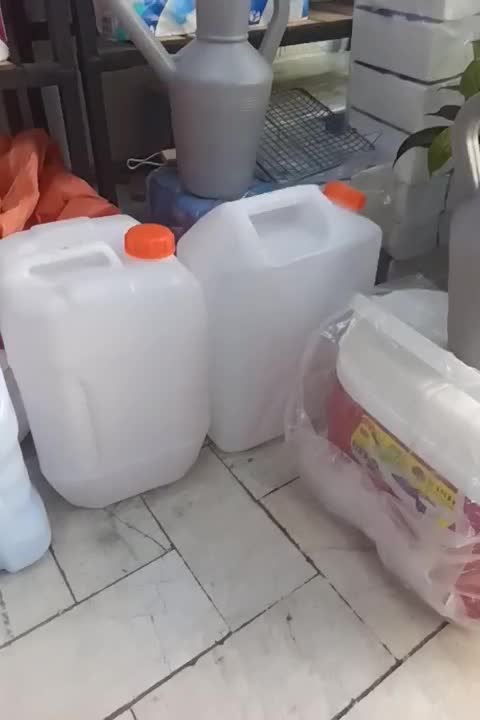 گالن شیر دار ۲۵ لیتری و دبه شیر دار ۱۶لیتر۲۰ لیتر|ظروف نگهدارنده، پلاستیکی، یکبارمصرف|تهران, اسکندری|دیوار