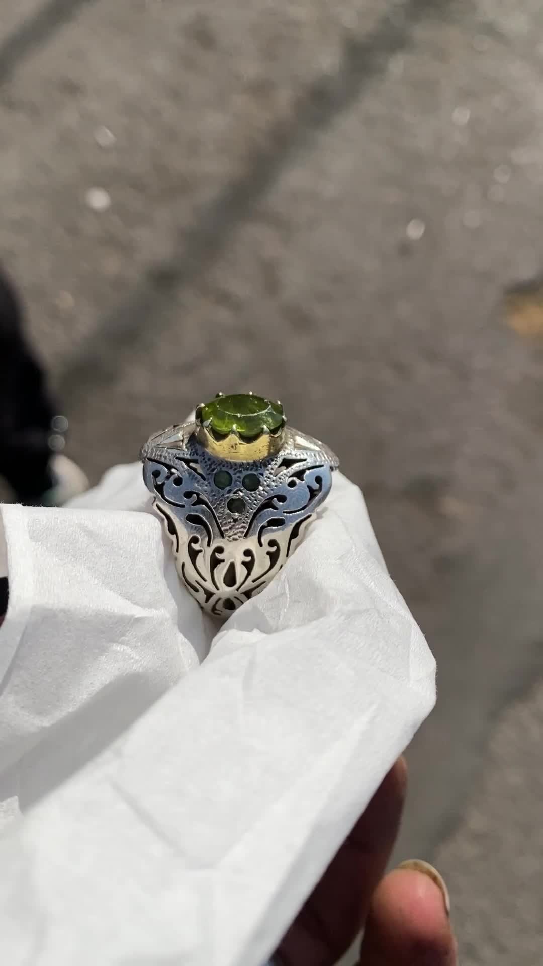 انگشتر زبرجد|جواهرات|تبریز, |دیوار