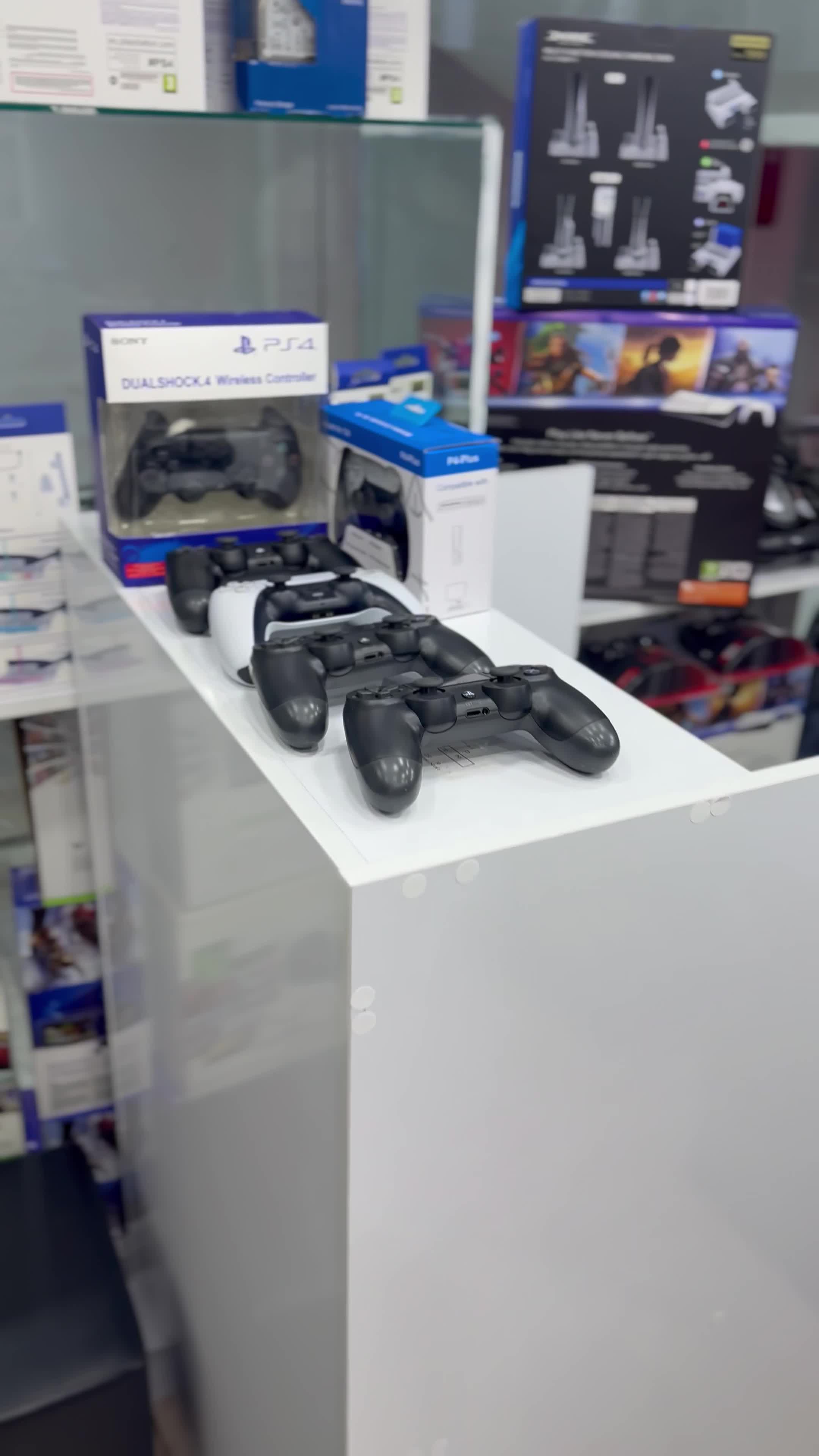 دسته ی Ps4 و Ps5|کنسول، بازی ویدئویی و آنلاین|مشهد, سراب|دیوار