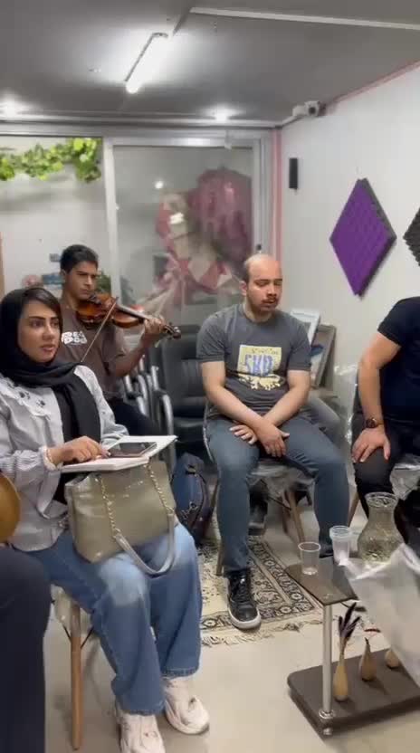 آموزش آواز و خوانندگی (کلاس گروهی)|خدمات آموزشی|اصفهان, خواجو|دیوار