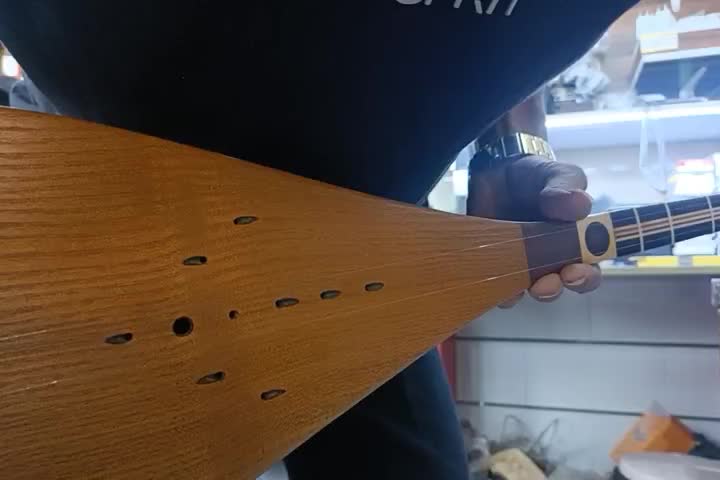 دوتار|سازهای سنتی|کردکوی, |دیوار