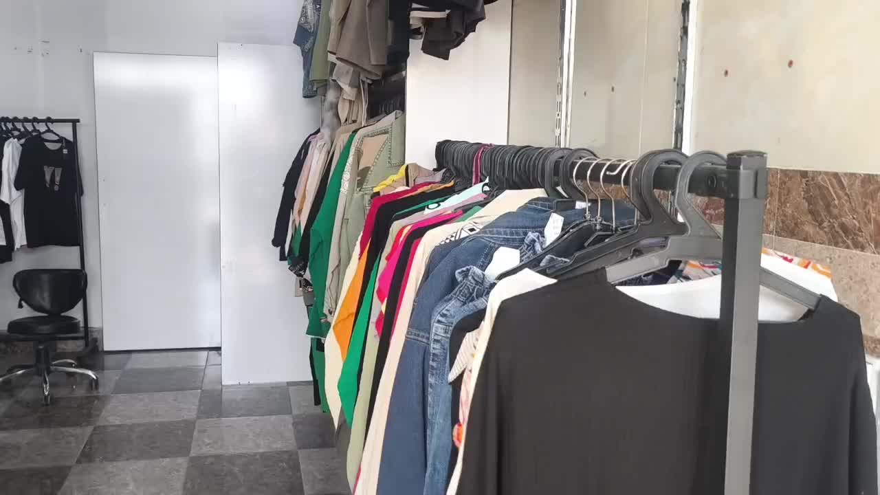 تمام اجناس بوتیک زنانه ب قیکت فاکتور ب فروش میرسد|لباس|لالی, |دیوار