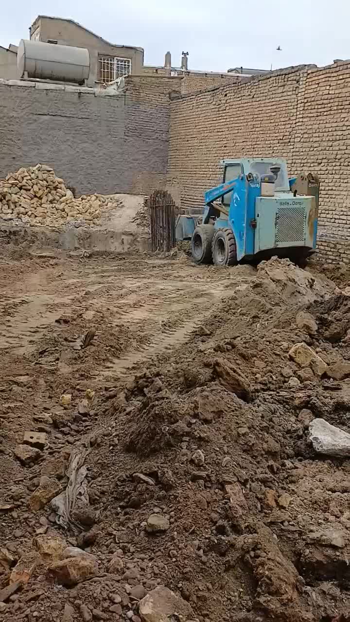 خاکبرداری  گودبرداری توماس بابکت مینی لودر|خدمات حمل و نقل|مشهد, خواجه ربیع|دیوار