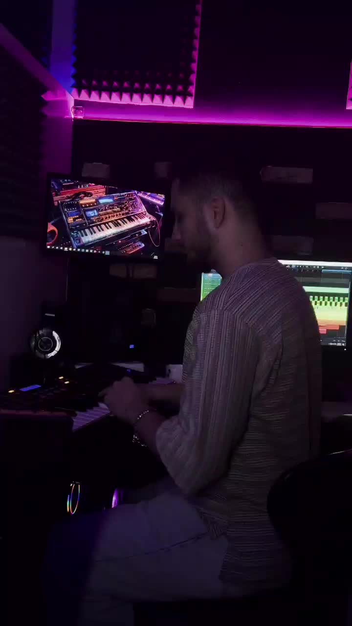 استودیو تولید موسیقی . کلاس آواز . کلاس آهنگسازی|خدمات آموزشی|کرج, کوی مدرس|دیوار