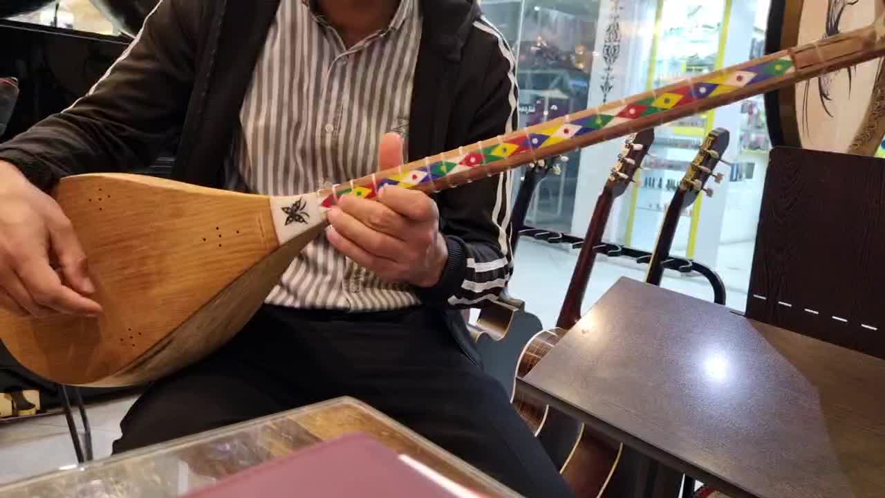 سازنده انواع سه تار و تار در خراسان(فردوس)|سازهای سنتی|مشهد, آزادشهر|دیوار