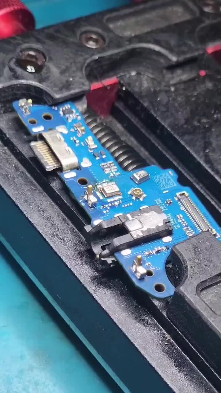 قطعات موبایل اورجینال و تعمیرات حرفه‌ای بدون واسطه|خدمات رایانه‌ای و موبایل|قم, رضویه|دیوار