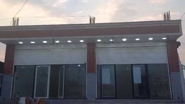 اجاره دو دهنه مغازه (هر کدام ۵۰ متر)|اجارهٔ مغازه و غرفه|جیرفت, |دیوار
