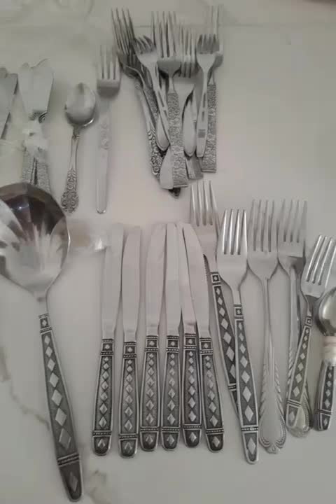 تعدادی قاشق وچنگال قاشق وچاقو|ظروف سرو و پذیرایی|شیراز, سرو|دیوار