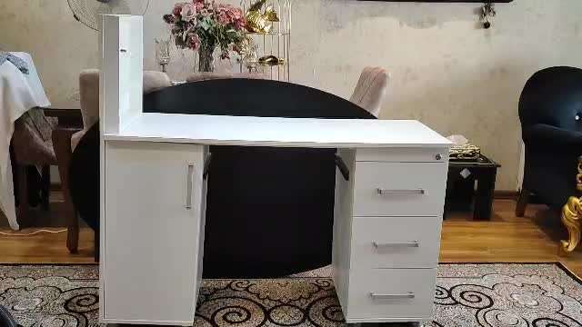 میز ناخن شرکتی در حد نو|آرایشگاه و سالن‌های زیبایی|کرج, فاز ۳ گوهردشت|دیوار