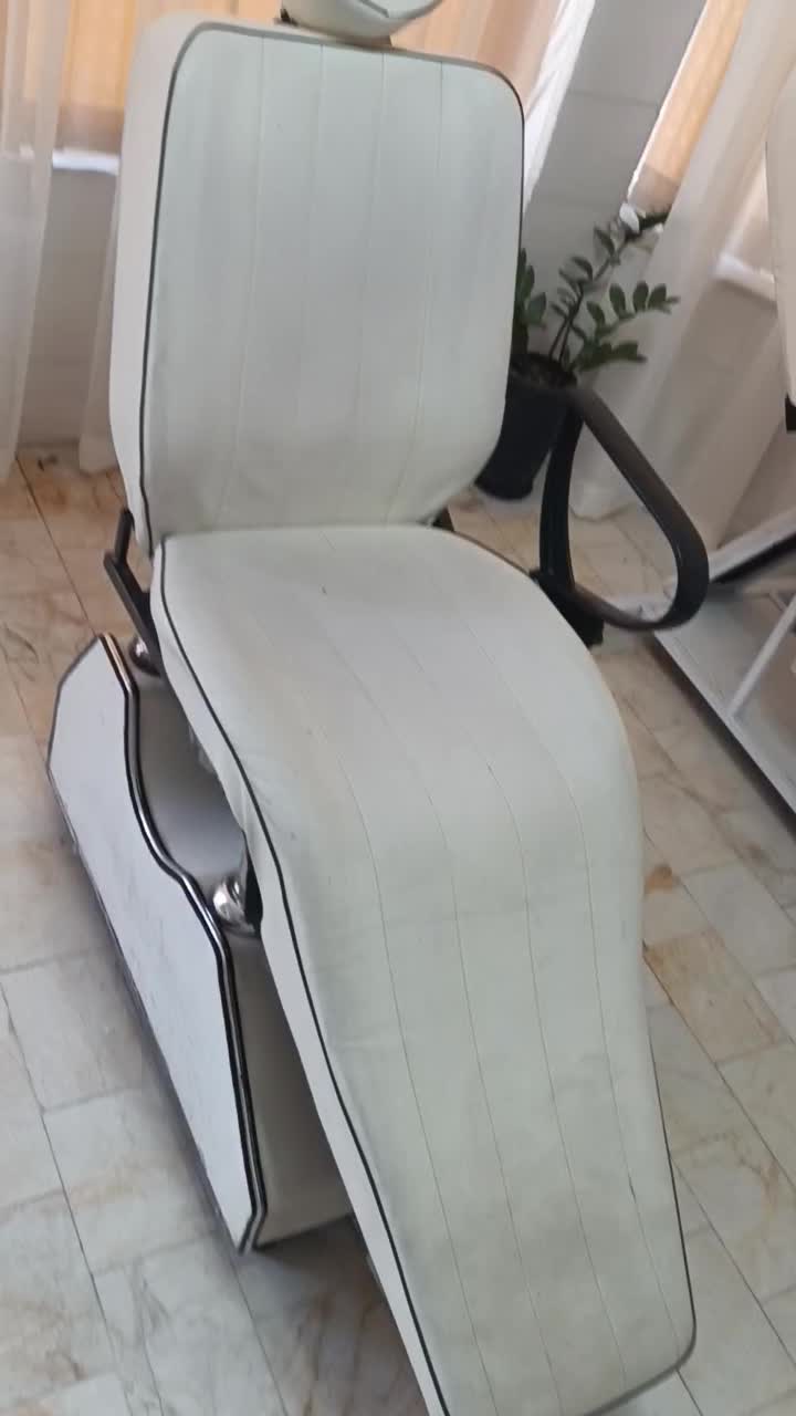 صندلی اصلاح ومیکاپ 2 تومن|آرایشگاه و سالنهای زیبایی|نجفآباد, باغ نو|دیوار