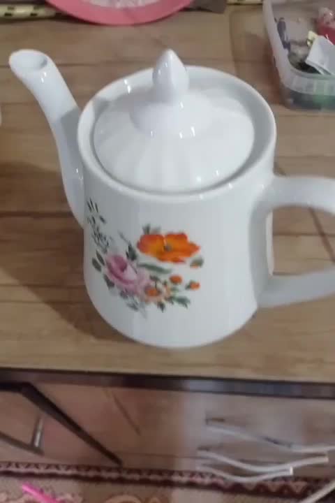 قوری چینی متوسط درجه یک ایرانی|قوری، کتری، قهوهساز دستی|کرج, خرمدشت|دیوار