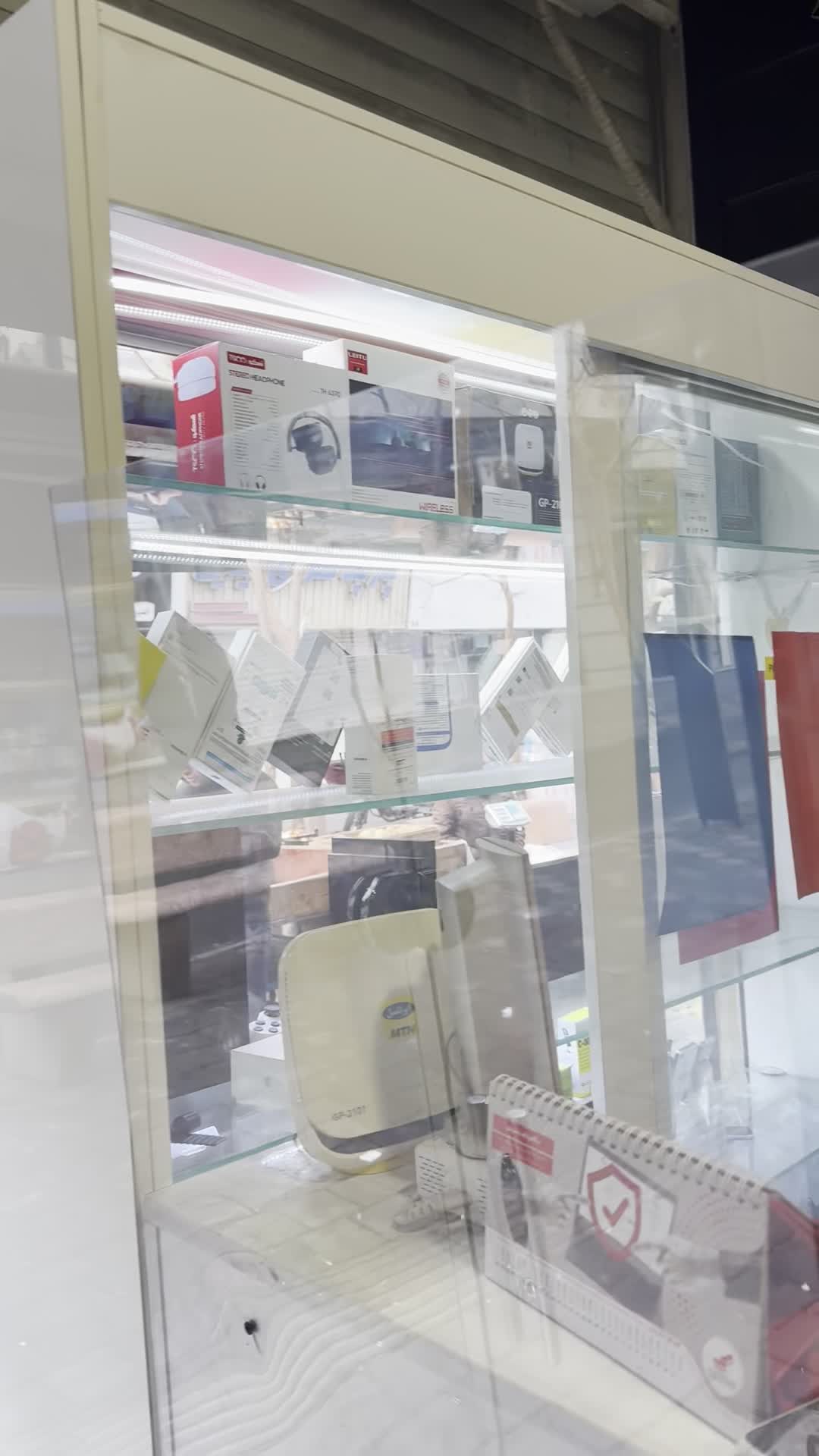 دکور ام دی اف موبایل فروشی در حد نو|فروشگاه و مغازه|ری, سیزده آبان|دیوار