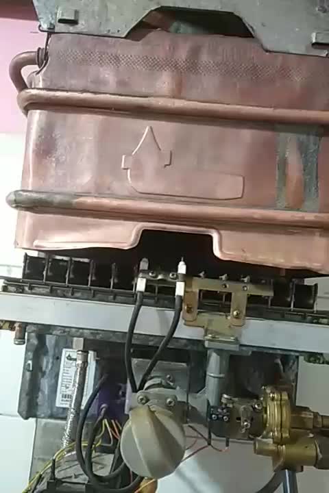 ابگرمکن ۳۲۱۵در حد نو|آبگرمکن، پکیج، شوفاژ|اسلام‌‌آباد غرب, |دیوار