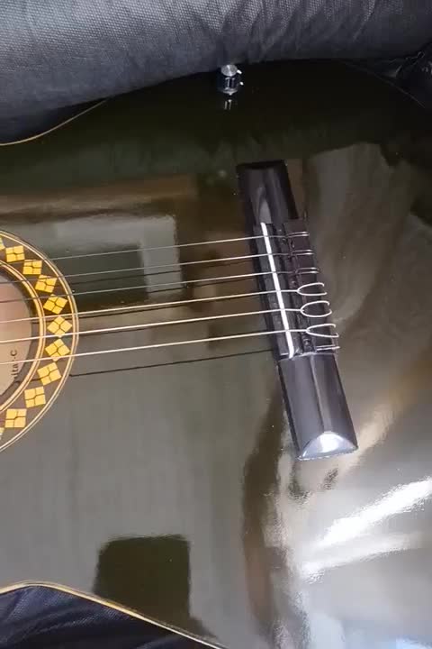 گیتار سیاه نوع|گیتار، بیس، امپلیفایر|آستارا, |دیوار