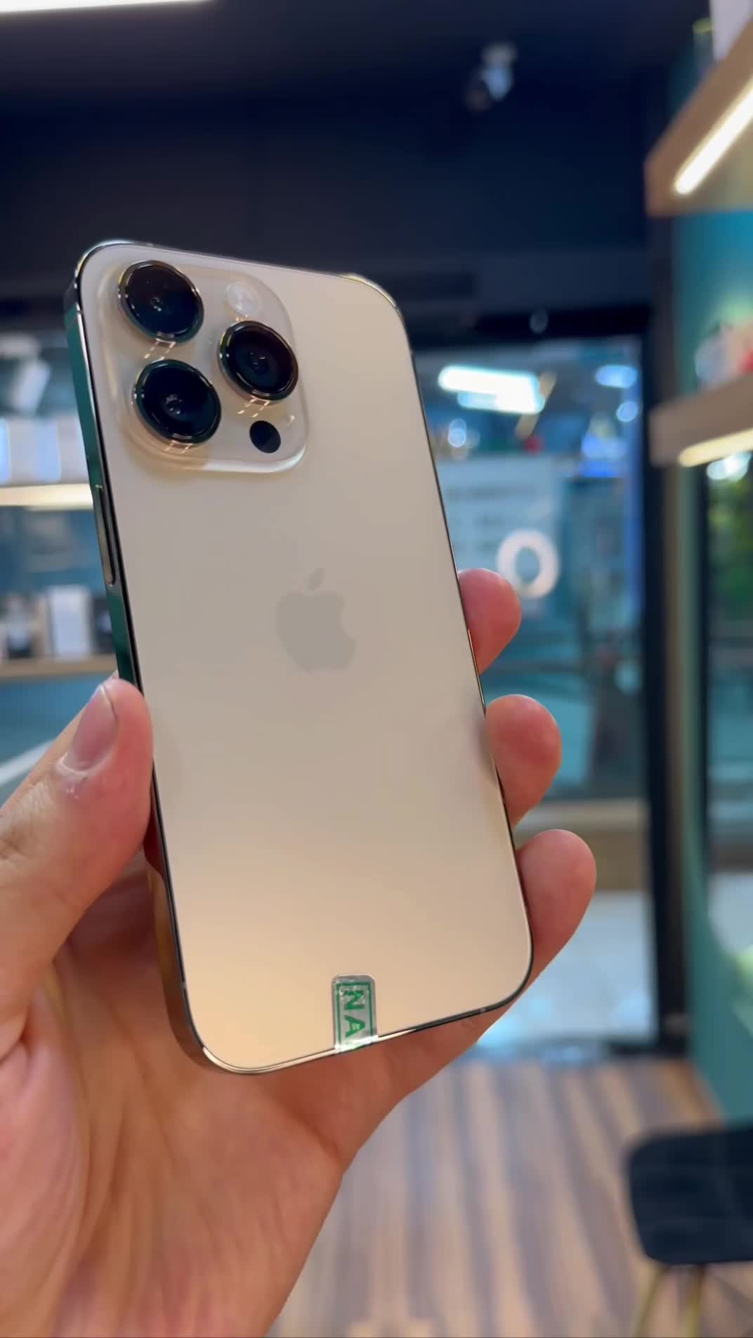 اپل iphone 14Pro حافظه 512 گیگ رنگ طلایی باتری100%|موبایل|رشت, بلوار گیلان|دیوار
