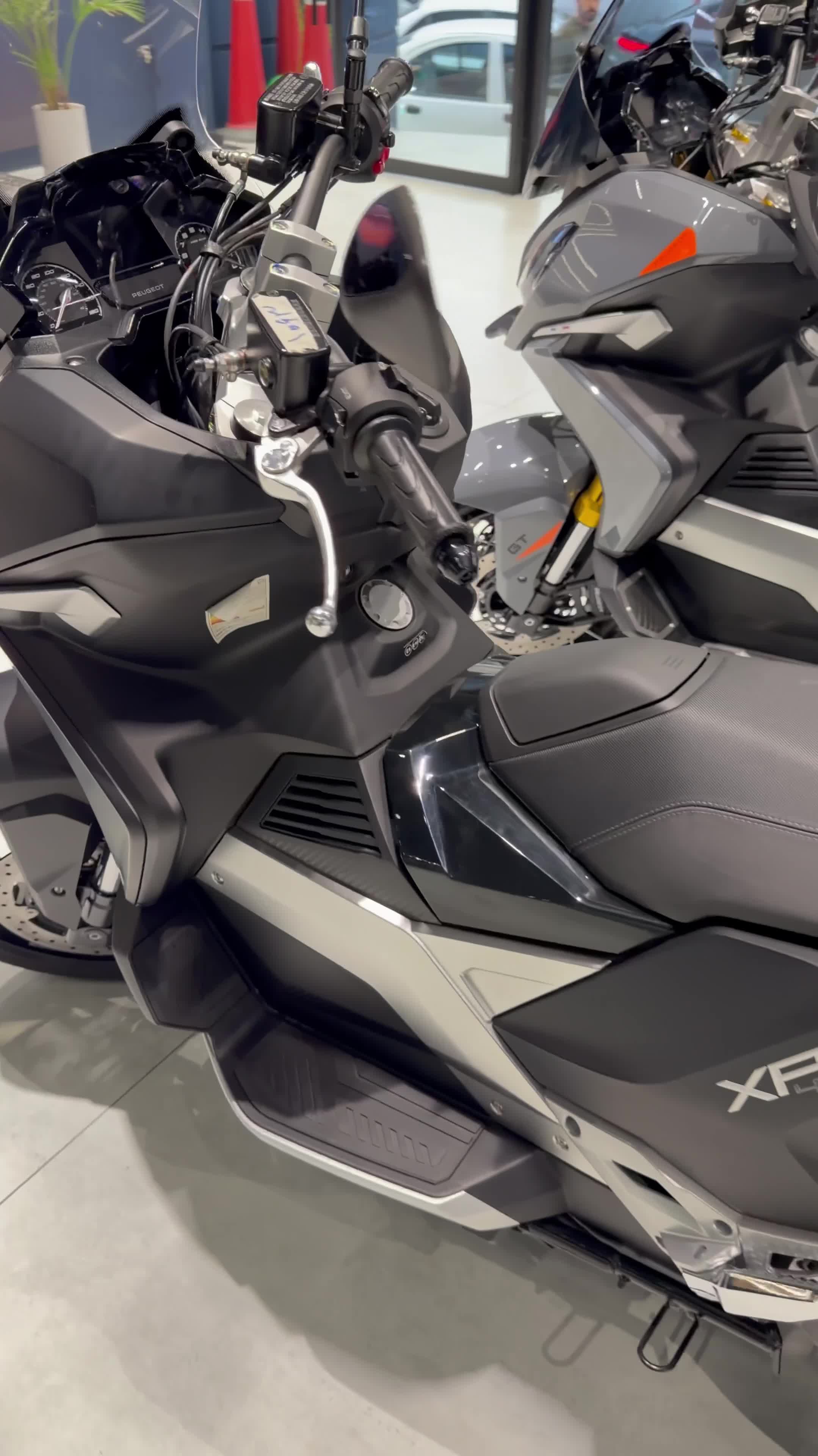 Xp400peugeotپژوایکس پی ۴۰۰|موتورسیکلت|تهران, قیطریه|دیوار