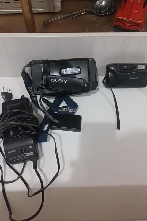 سلام یک عدوربینه فیلم برداری سونی|دوربین عکاسی و فیلم‌برداری|کرمان, |دیوار