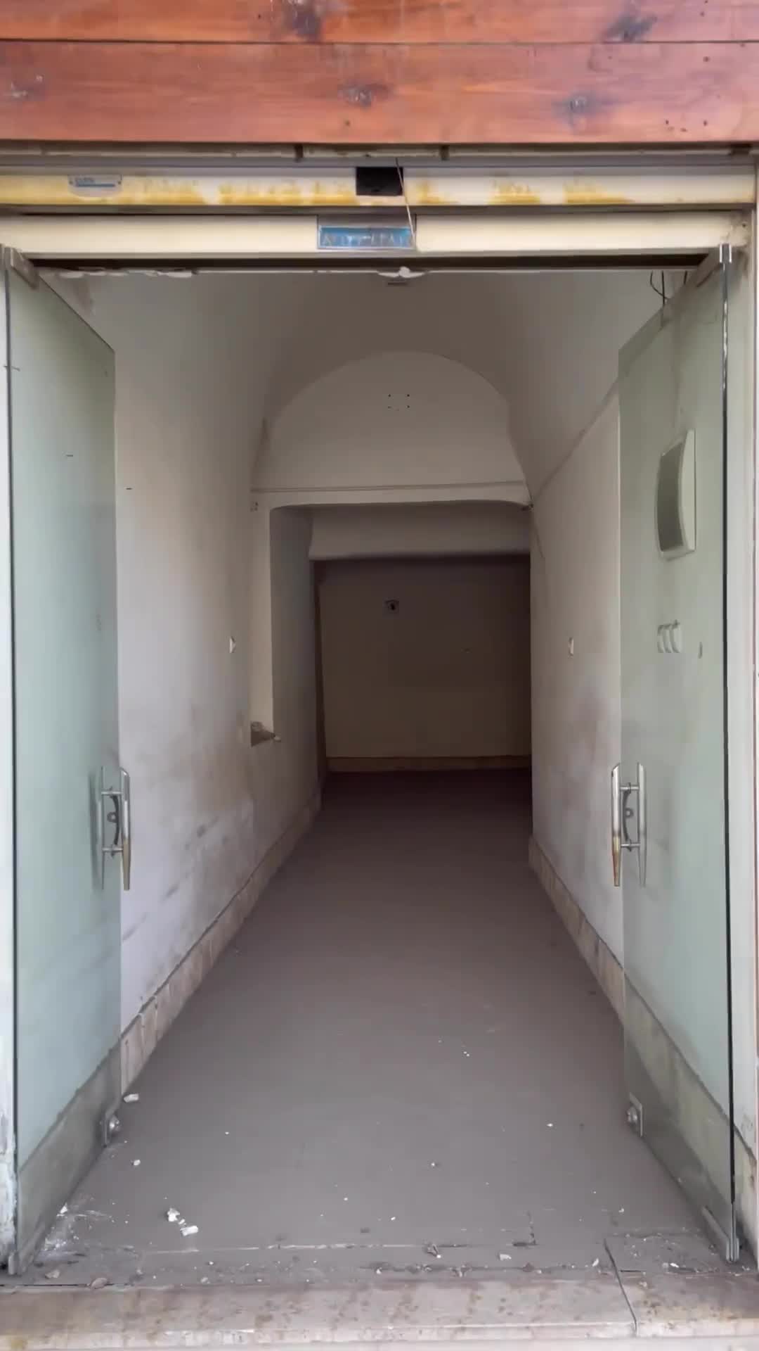 اجاره تیمچه ۳۰۰ متری بر اصلی خیابان قیام|اجارهٔ مغازه و غرفه|یزد, |دیوار