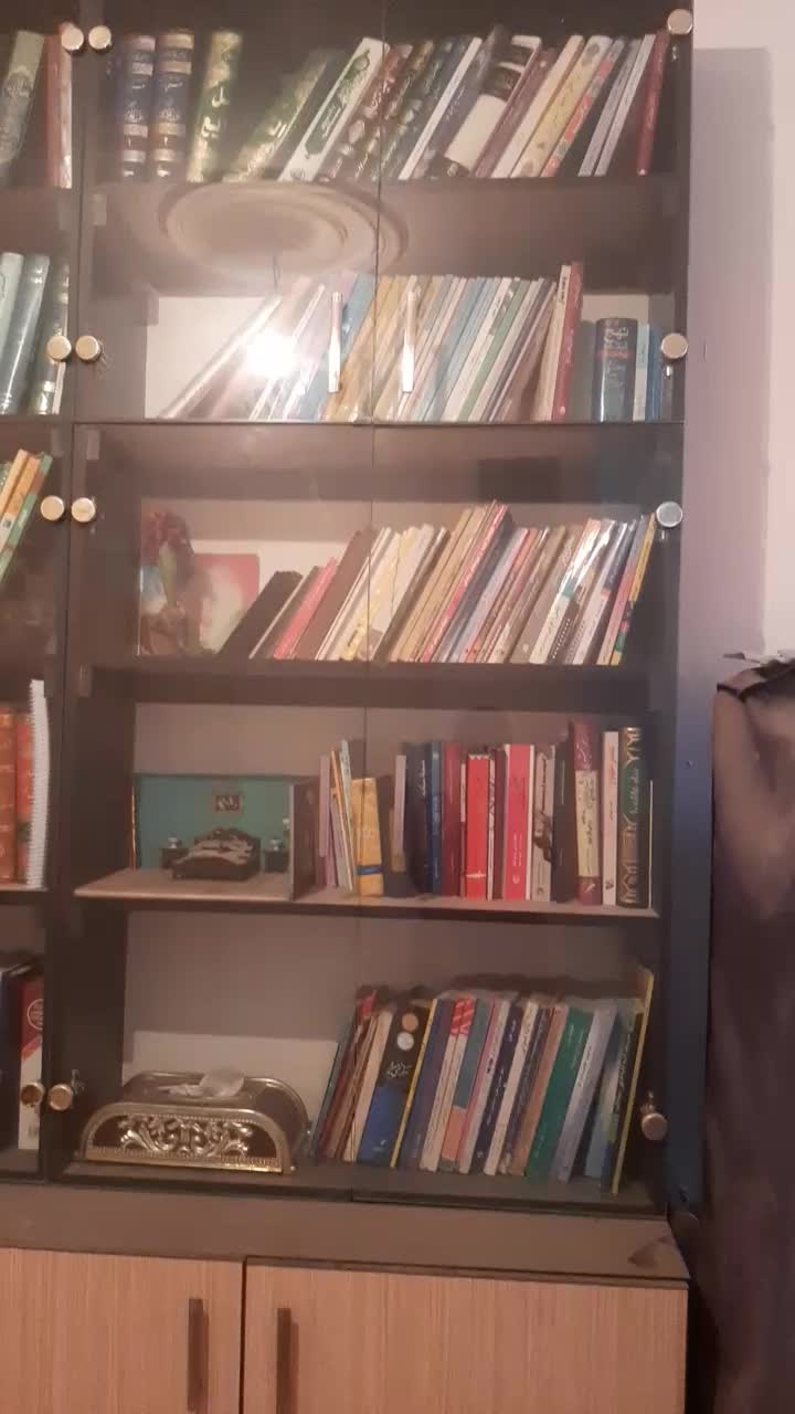 کتابخانه و کمد و میز کامپیوتر در حد بسیار تمیز|کتابخانه، شلف، قفسههای دیواری|تهران, نبی اکرم|دیوار