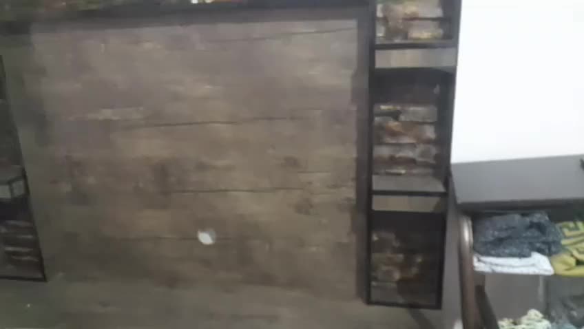 یک میز تلویزیون چهار کشوو جا برای وسایل تزیینی|میز تلویزیون|فیروزکوه, |دیوار