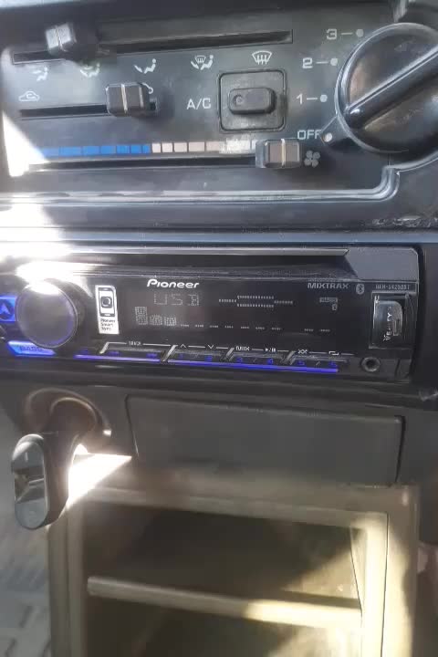 پخش ۴۲۵۰  BT پیونیر در حد نو بفروش می‌رسد|قطعات یدکی و لوازم جانبی|ارزوئیه, |دیوار