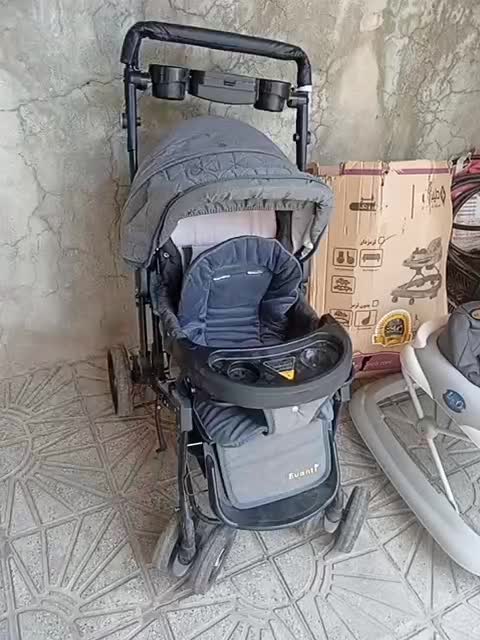 سیسمونی|کالسکه و لوازم جانبی|صحنه, |دیوار
