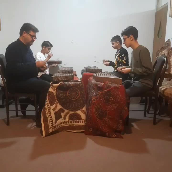 آموزش سنتور در آموزشگاه موسیقی چکاوک کرمان|خدمات آموزشی|کرمان, |دیوار