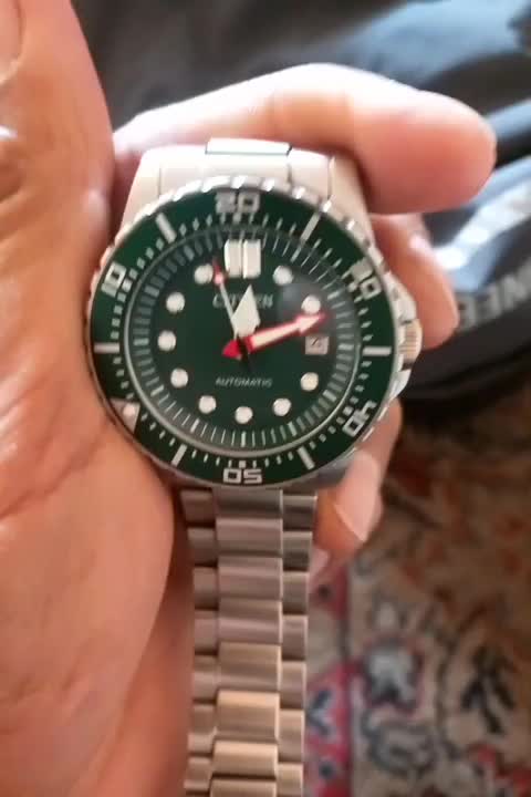 ساعت|ساعت|مشهد, پروین اعتصامی|دیوار