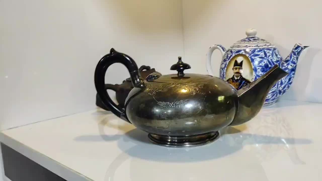 ۳عدد قوری قدیمی نوربلین، قلم آبی ناصری، ییشینگ چین|کلکسیون اشیاء عتیقه|نکا, |دیوار